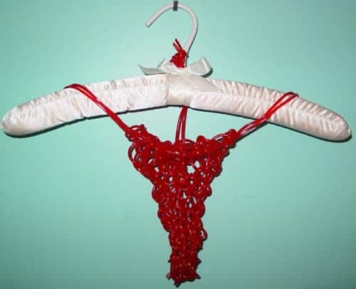 g_string_en_reglisse1